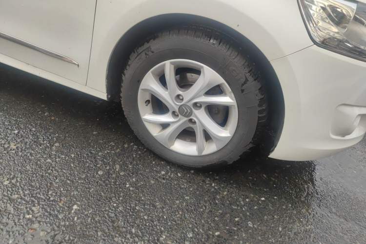 Used Citroen Elysee 2014 1.6L Automatic Comfort Model Right Front Wheel Hub