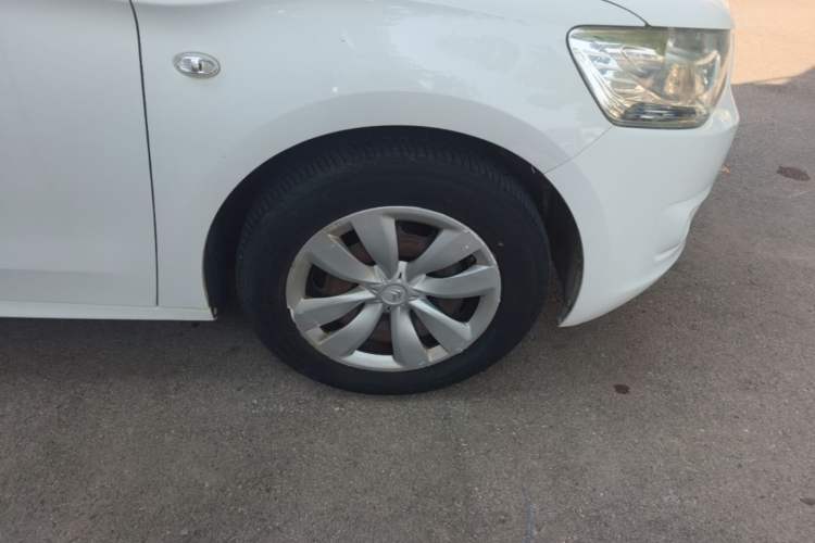 Used Citroen Elysee 2014 1.6L Manual Fashion Edition Right Front Wheel Hub