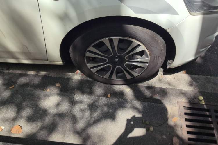 Used Citroen Elysee 2014 1.6L Manual Fashion Model CNG Right Front Wheel Hub