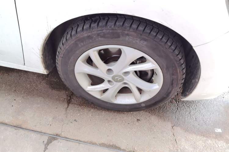 Used Citroen Elysee 2014 1.6L Manual Fashion Model CNG Right Front Wheel Hub