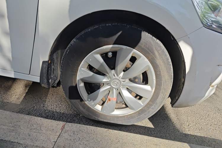 Used Citroen Elysee 2014 1.6L Manual Fashion Edition Right Front Wheel Hub