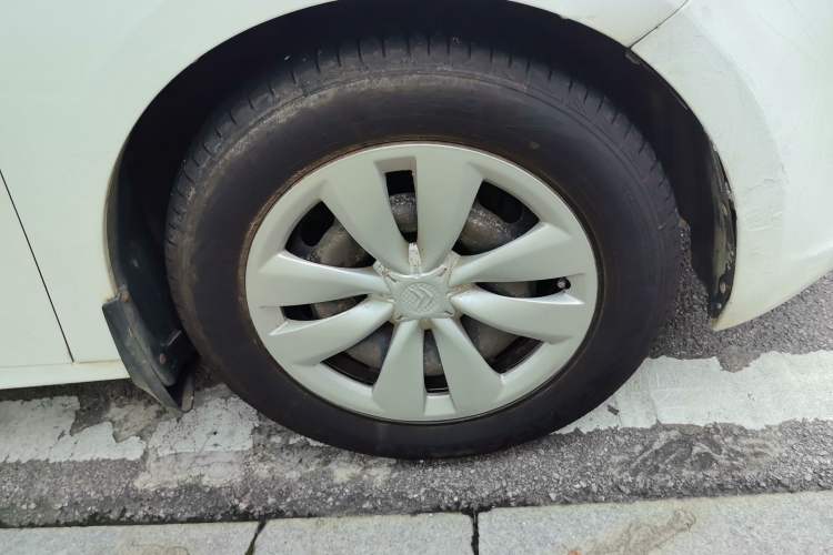 Used Citroen Elysee 2014 1.6L Manual Fashion Edition Right Front Wheel Hub