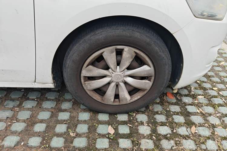Used Citroen Elysee 2014 1.6L Manual Fashion Edition Right Front Wheel Hub