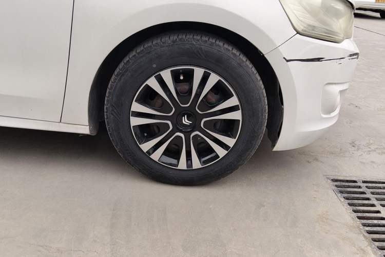 Used Citroen Elysee 2014 1.6L Automatic Fashion Model Right Front Wheel Hub