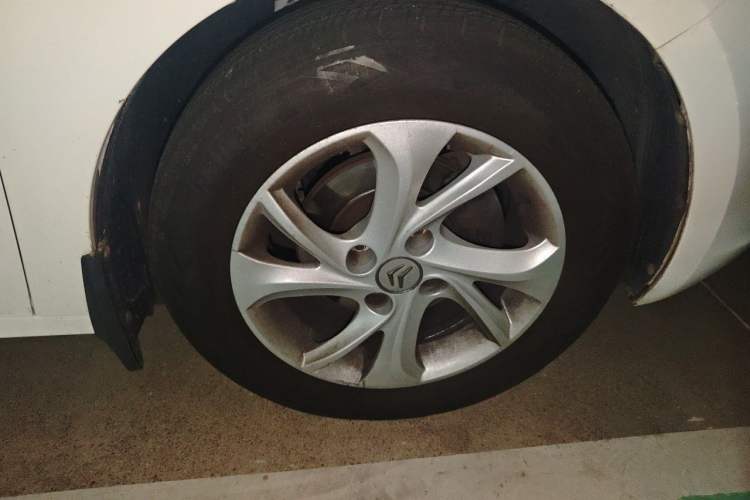 Used Citroen Elysee 2014 1.6L Manual Fashion Edition Right Front Wheel Hub