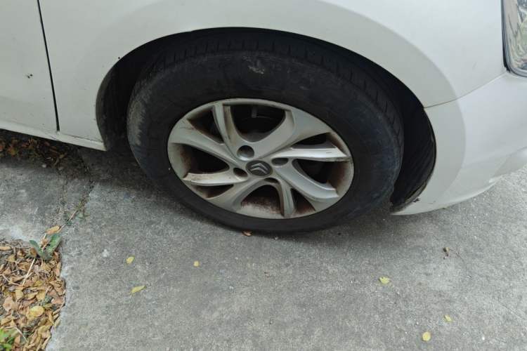 Used Citroen Elysee 2014 1.6L Manual Fashion Edition Right Front Wheel Hub
