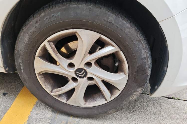 Used Citroen Elysee 2014 1.6L Manual Fashion Edition Right Front Wheel Hub