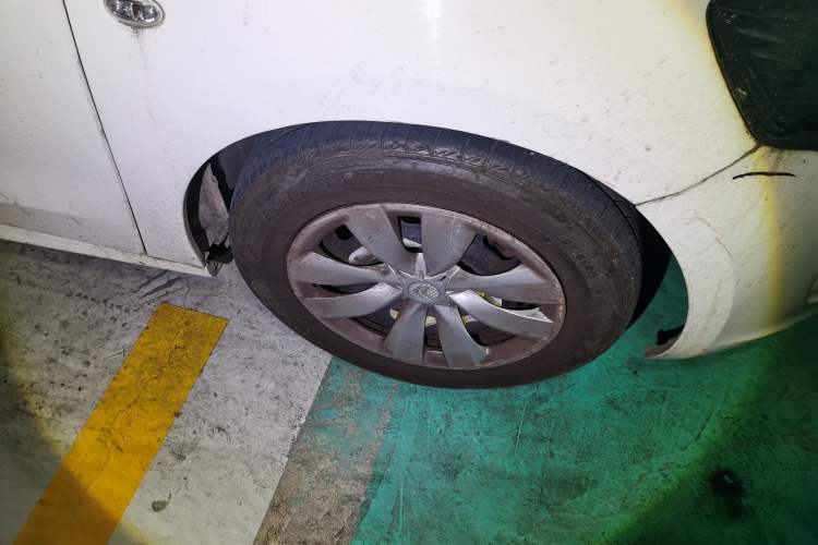 Used Citroen Elysee 2014 1.6L Automatic Fashion Model Right Front Wheel Hub