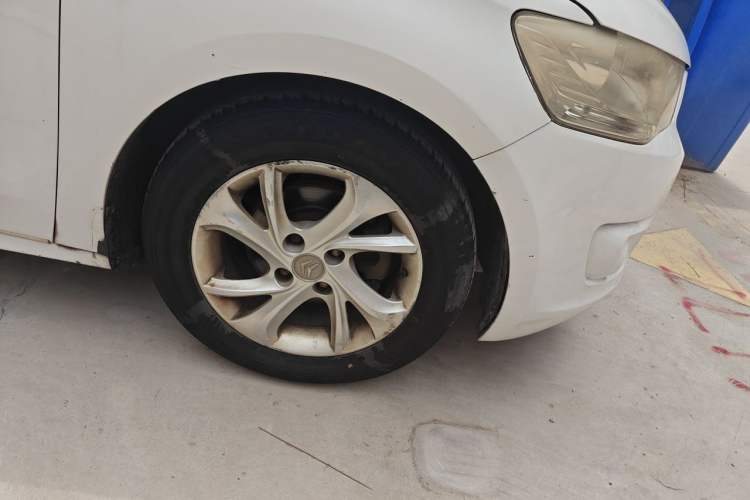 Used Citroen Elysee 2014 1.6L Manual Fashion Edition Right Front Wheel Hub
