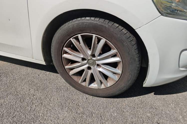 Used Citroen Elysee 2014 1.6L Automatic Fashion Model Right Front Wheel Hub