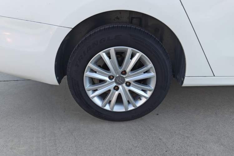 Used Citroen Elysee 2014 1.6L Automatic Fashion Model Right Rear Wheel Hub