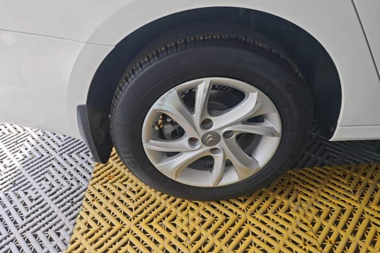 Used Citroen Elysee 2014 1.6L Automatic Fashion Model Right Rear Wheel Hub