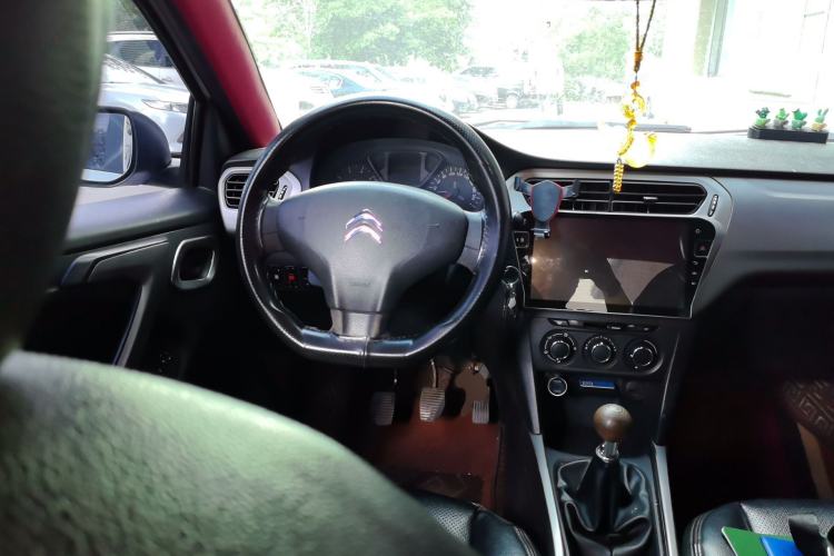 Used Citroen Elysee 2014 1.6L Manual Fashion Model CNG Steering Wheel