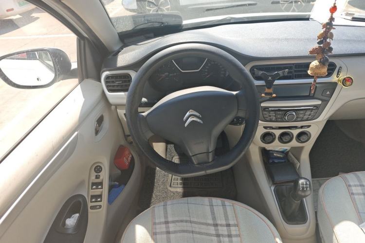 Used Citroen Elysee 2014 1.6L Manual Comfort Model Steering Wheel