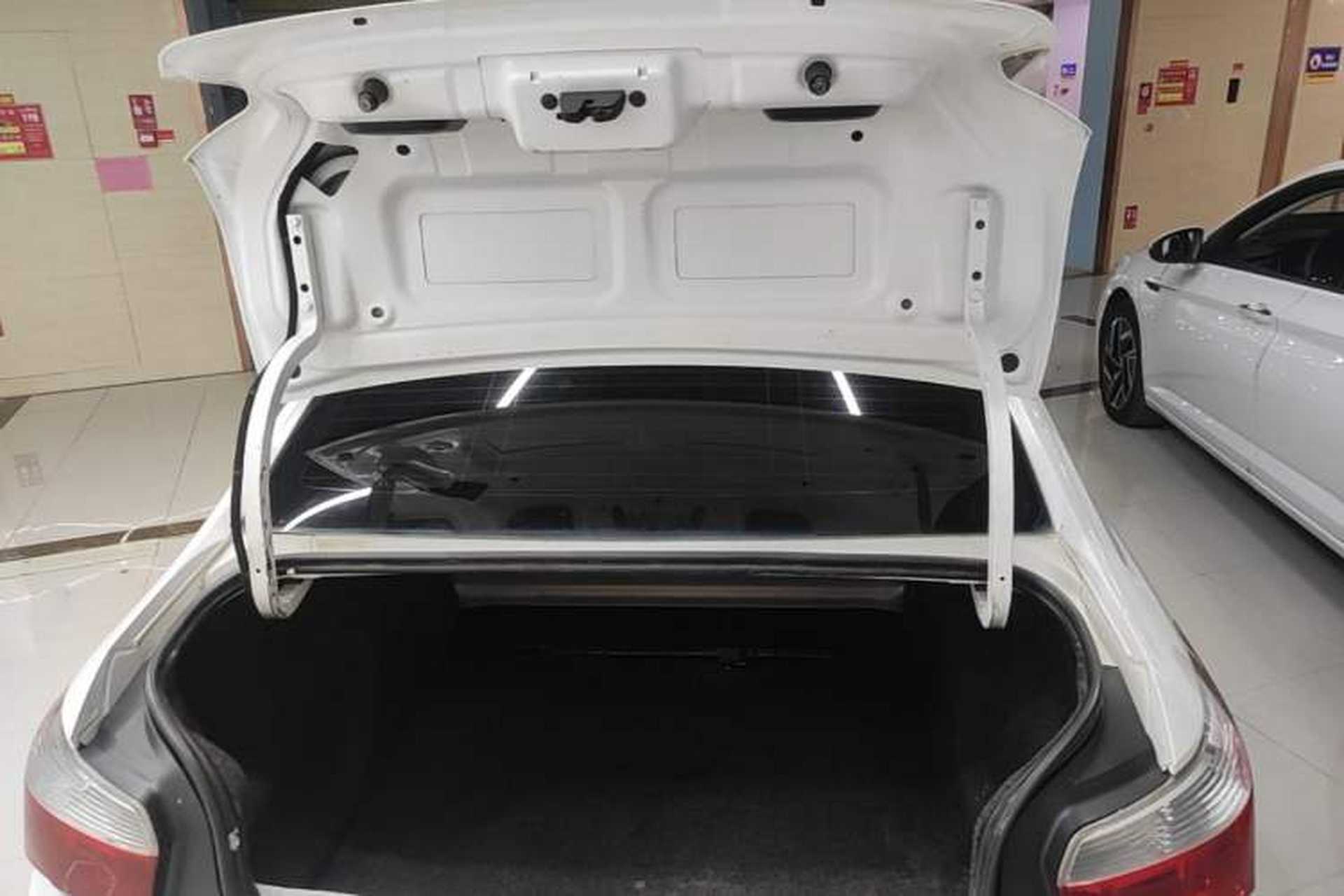 Used Citroen Elysee 2014 1.6L Automatic Fashion Model Trunk