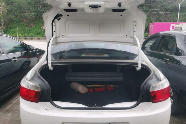 Used Citroen Elysee 2014 1.6L Automatic Fashion Model Trunk