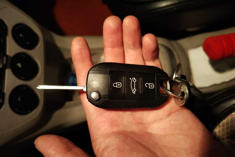 Used Citroen Elysee 2014 1.6L Automatic Fashion Model Vehicle Key