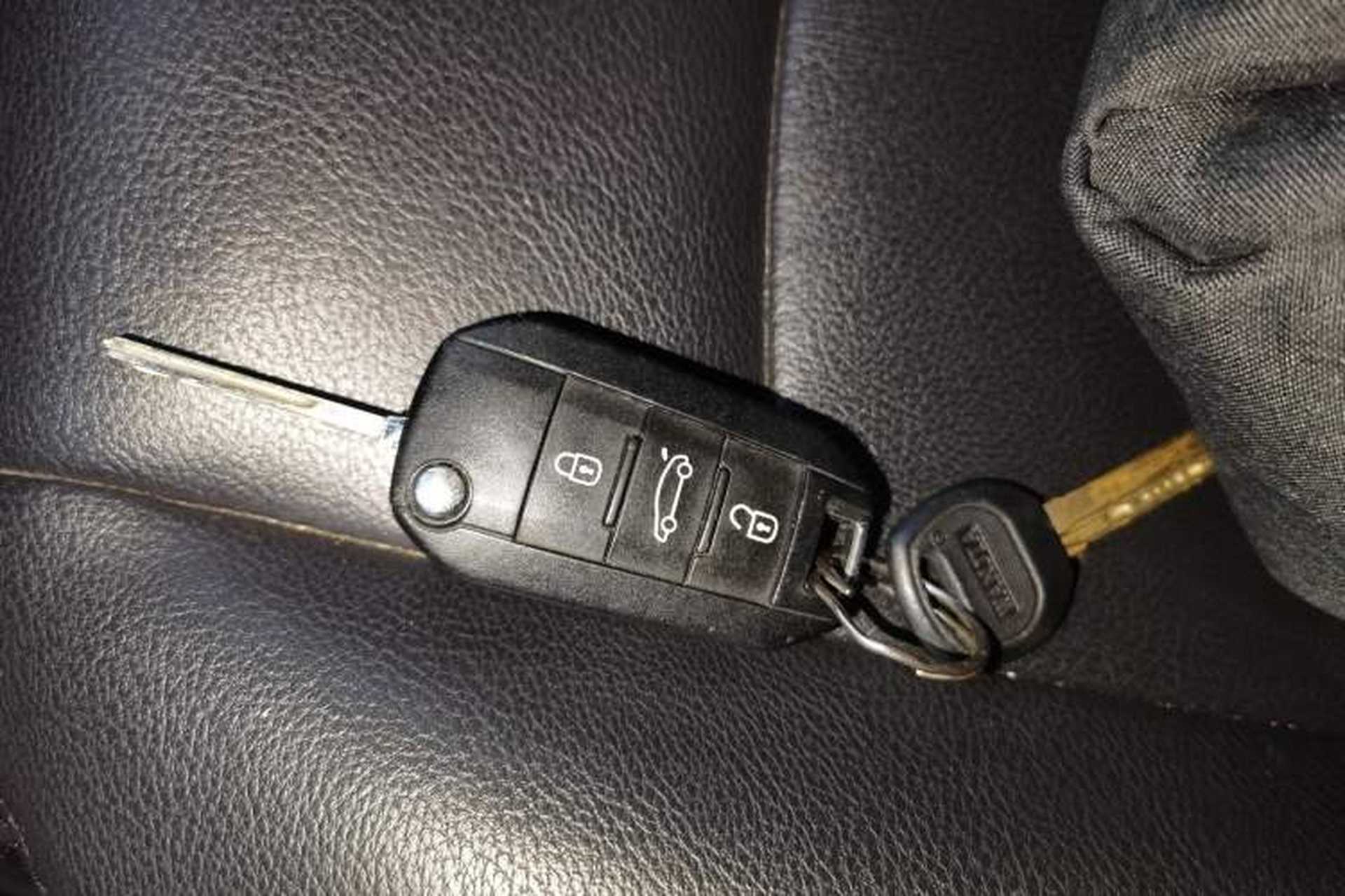 Used Citroen Elysee 2014 1.6L Automatic Fashion Model Vehicle Key