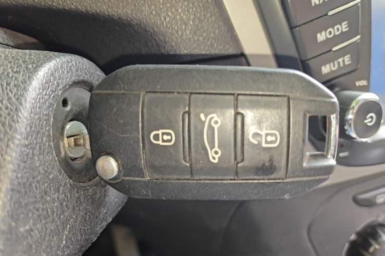 Used Citroen Elysee 2014 1.6L Automatic Fashion Model Vehicle Key