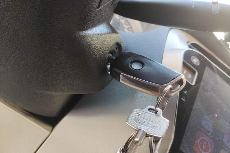 Used Citroen Elysee 2014 1.6L Automatic Fashion Model Vehicle Key