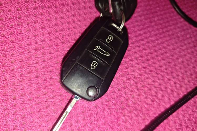 Used Citroen Elysee 2014 1.6L Manual Fashion Edition Vehicle Key