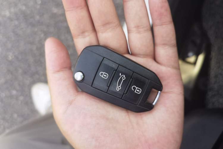 Used Citroen Elysee 2014 1.6L Manual Fashion Edition Vehicle Key