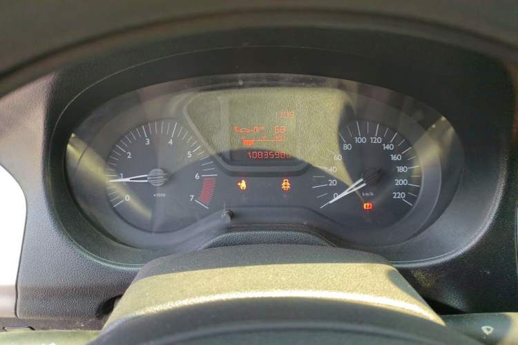 Used Citroen Elysee 2015 Zhishang Edition 1.6L Manual Fashion Model Instrument Cluster