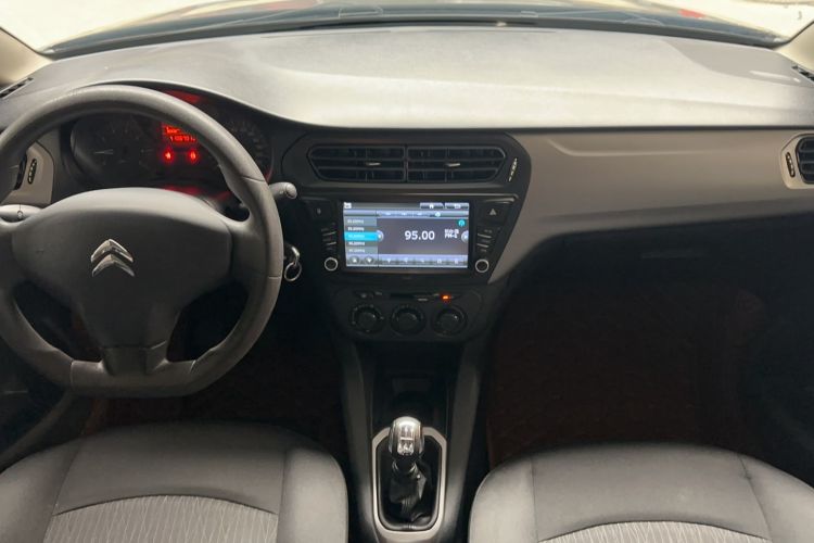 Used Citroen Elysee 2015 Zhishang Edition 1.6L Manual Fashion Model Interior 5