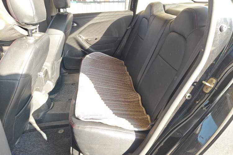 Used Citroen Elysee 2015 Zhishang Edition 1.6L Manual Fashion Model Left Rear Seat