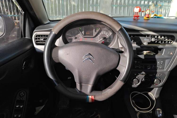 Used Citroen Elysee 2015 Zhishang Edition 1.6L Manual Fashion Model Steering Wheel