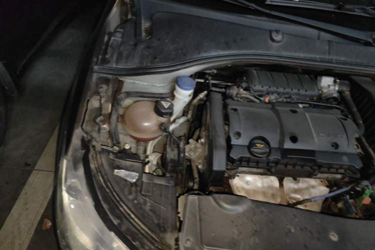 Used Citroen Elysee 2015 ZhiShang Edition 1.6L Manual Comfort Model Engine Bay Right