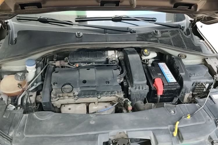 Used Citroen Elysee 2015 Zhishang Edition 1.6L Manual Fashion Model Engine Bay