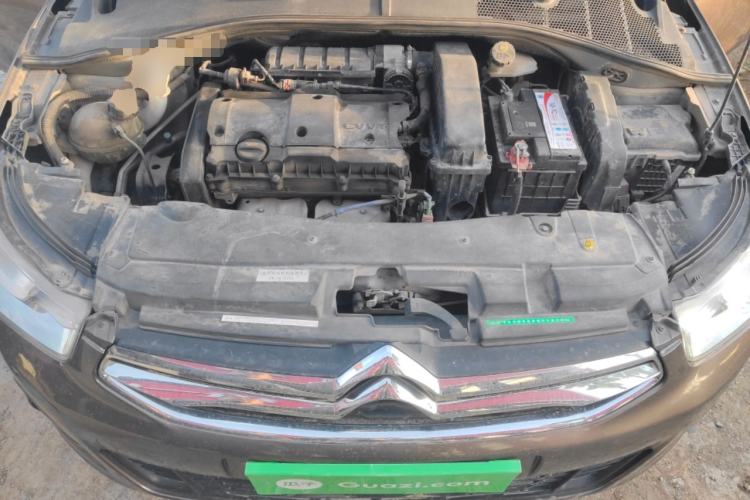 Used Citroen Elysee 2015 Zhishang Edition 1.6L Manual Fashion Model Engine Bay