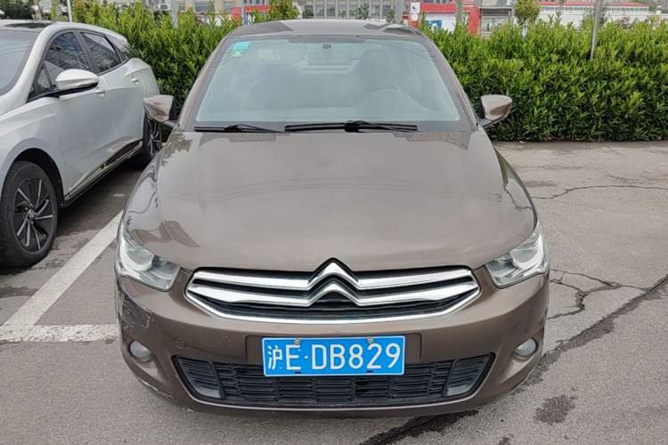 Used Citroen Elysee 2015 Zhishang Edition 1.6L Manual Fashion Model Front