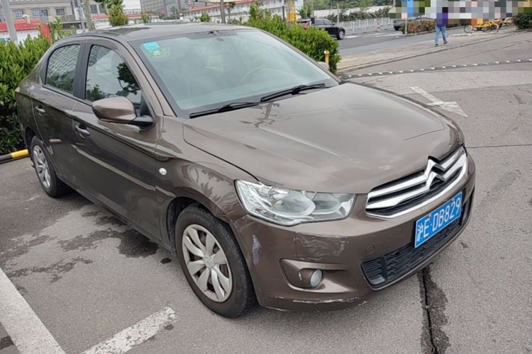 Used Citroen Elysee 2015 Zhishang Edition 1.6L Manual Fashion Model Front Right 45 Deg