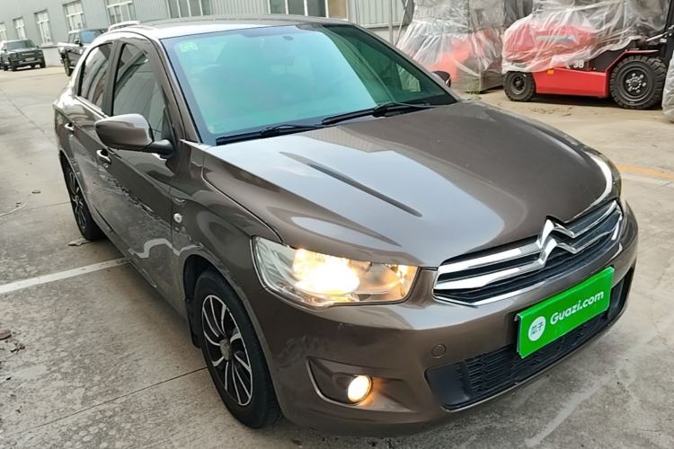 Used Citroen Elysee 2015 Zhishang Edition 1.6L Manual Fashion Model Front Right 45 Deg