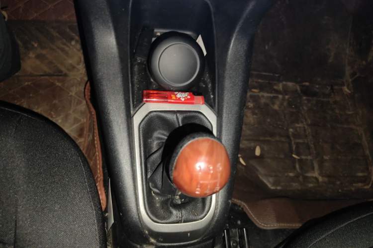 Used Citroen Elysee 2015 ZhiShang Edition 1.6L Manual Comfort Model Gear Lever