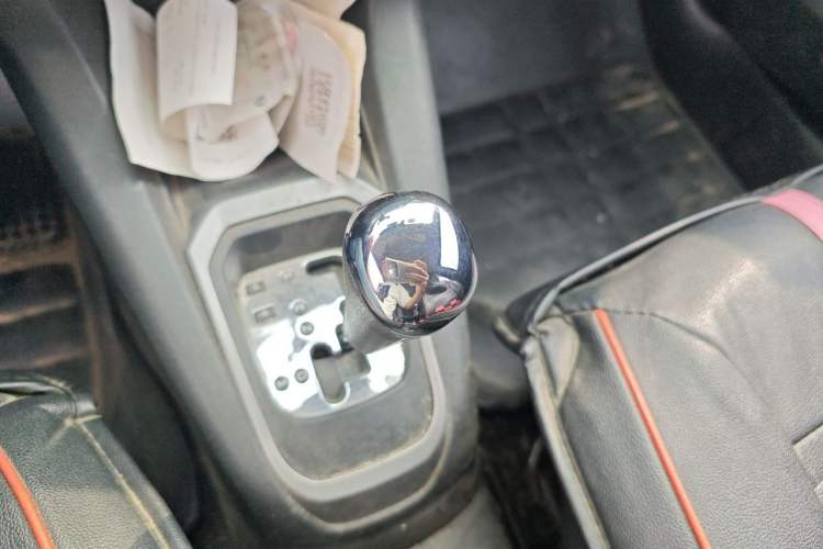 Used Citroen Elysee 2015 Qishang Edition 1.6L Automatic Fashion Model Gear Lever