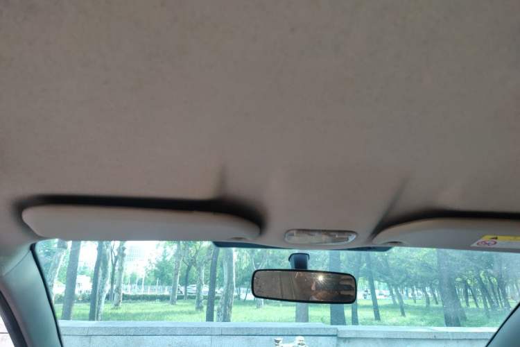 Used Citroen Elysee 2015 Zhishang Edition 1.6L Manual Fashion Model Headliner
