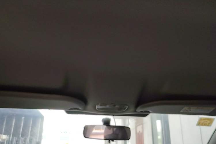 Used Citroen Elysee 2015 Zhishang Edition 1.6L Manual Fashion Model Headliner