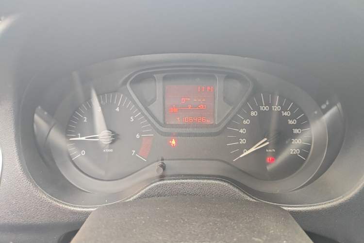 Used Citroen Elysee 2015 Zhishang Edition 1.6L Manual Fashion Model Instrument Cluster