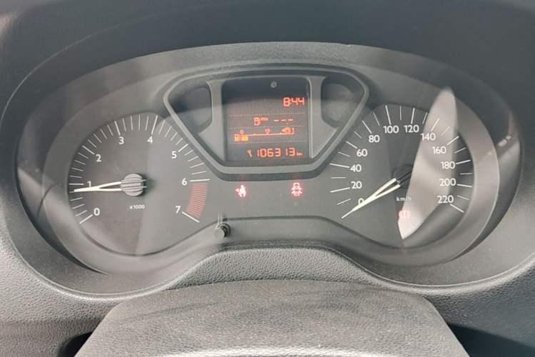 Used Citroen Elysee 2015 Zhishang Edition 1.6L Manual Fashion Model Instrument Cluster