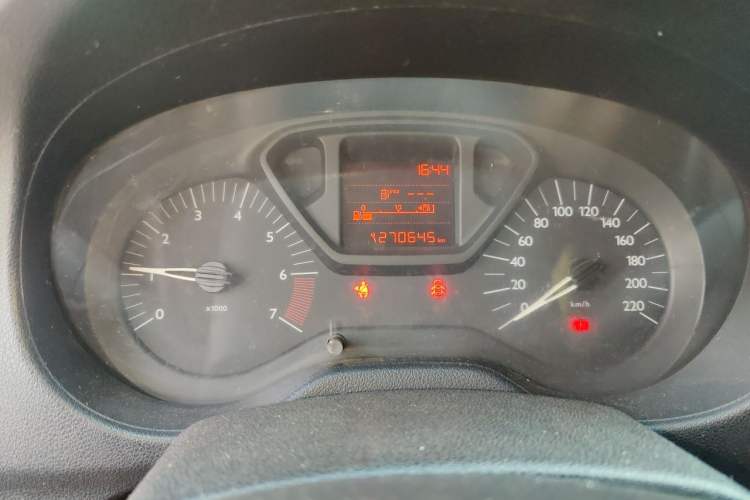 Used Citroen Elysee 2015 Zhishang Edition 1.6L Manual Fashion Model Instrument Cluster