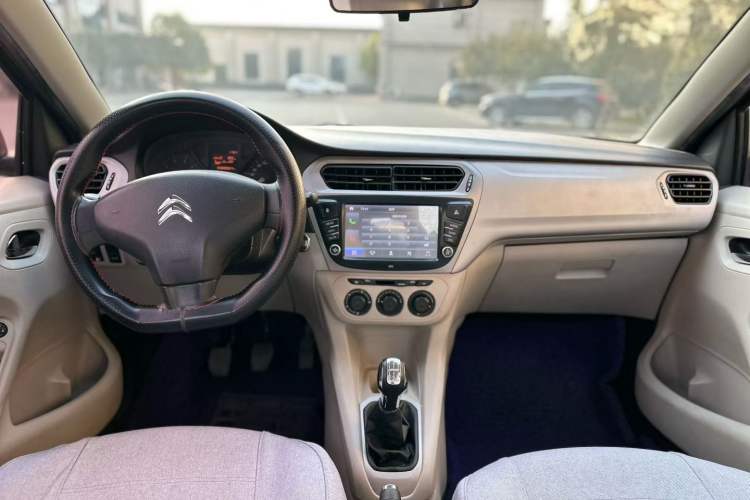 Used Citroen Elysee 2015 Zhishang Edition 1.6L Manual Fashion Model Interior 1