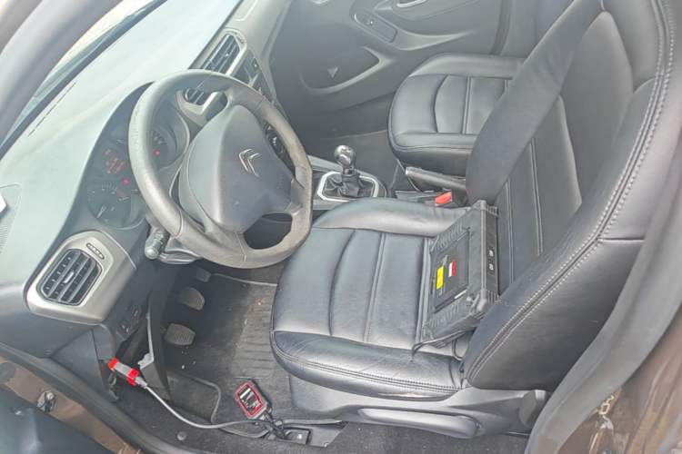 Used Citroen Elysee 2015 Zhishang Edition 1.6L Manual Fashion Model Left Front Seat