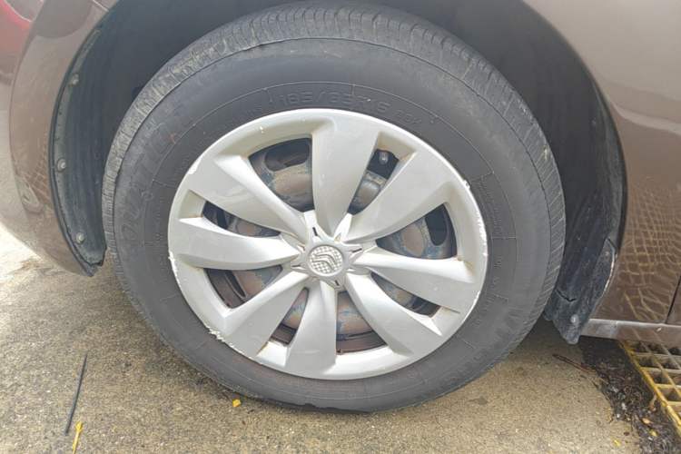 Used Citroen Elysee 2015 Zhishang Edition 1.6L Manual Fashion Model Left Front Wheel Hub