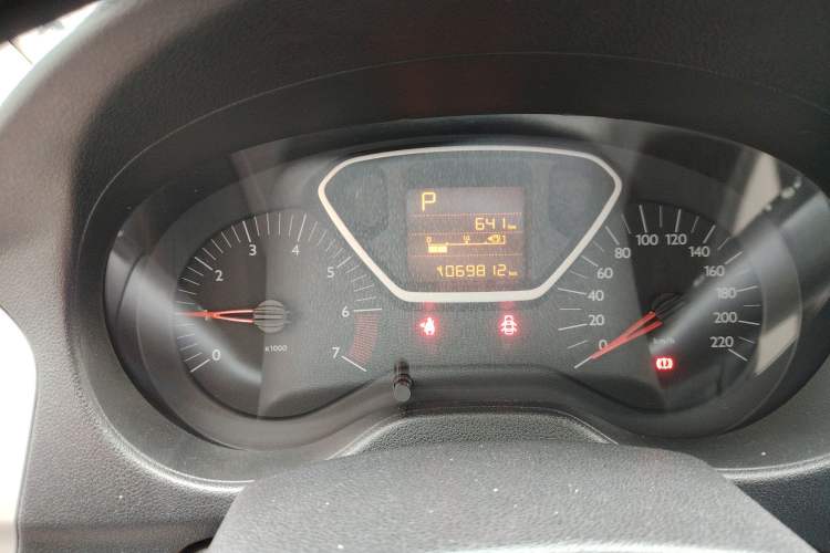 Used Citroen Elysee 2015 ZhiShang Edition 1.6L Automatic Comfort Version Odometer Close Up