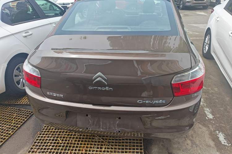 Used Citroen Elysee 2015 Zhishang Edition 1.6L Manual Fashion Model Rear