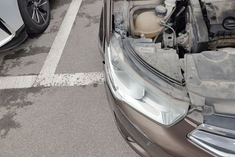 Used Citroen Elysee 2015 Zhishang Edition 1.6L Manual Fashion Model Right Front Headlight