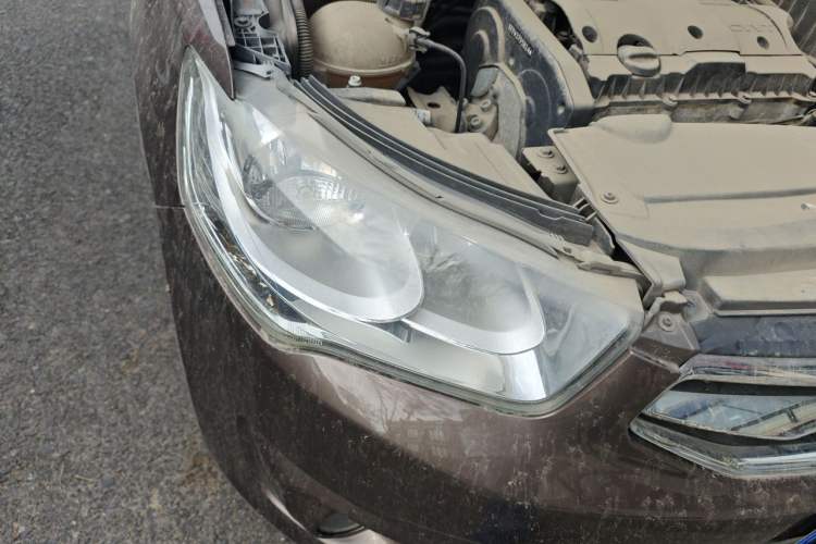 Used Citroen Elysee 2015 Qishang Edition 1.6L Automatic Fashion Model Right Front Headlight